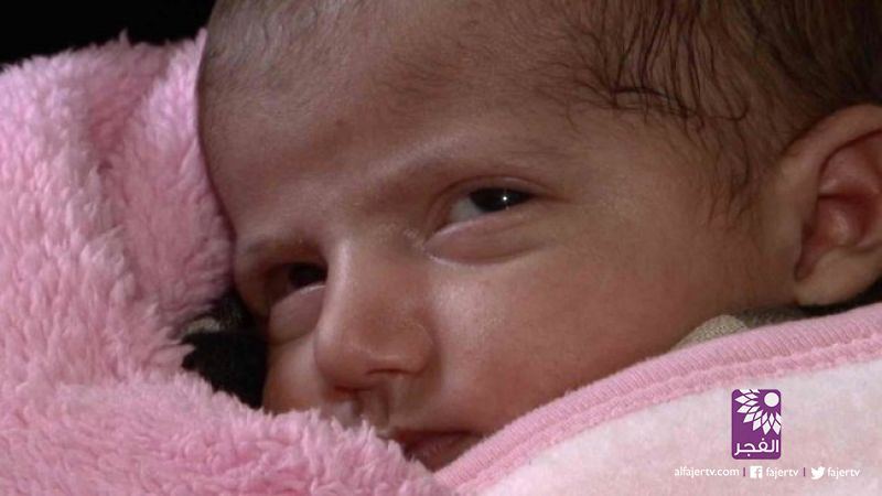 ضابط اسرائيلي حاول اعتقال فاطمة ابنة ال 11 شهر 